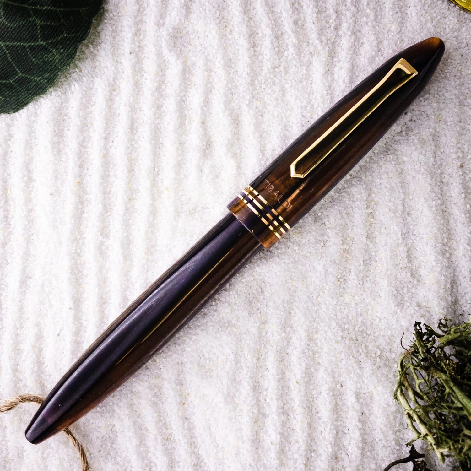 Tibaldi Bononia Seilan Purple Resin Rollerball Pen, Gold Trim 2 Tibaldi Bononia Seilan Purple Resin Rollerball Pen, Gold Trim - Image 2