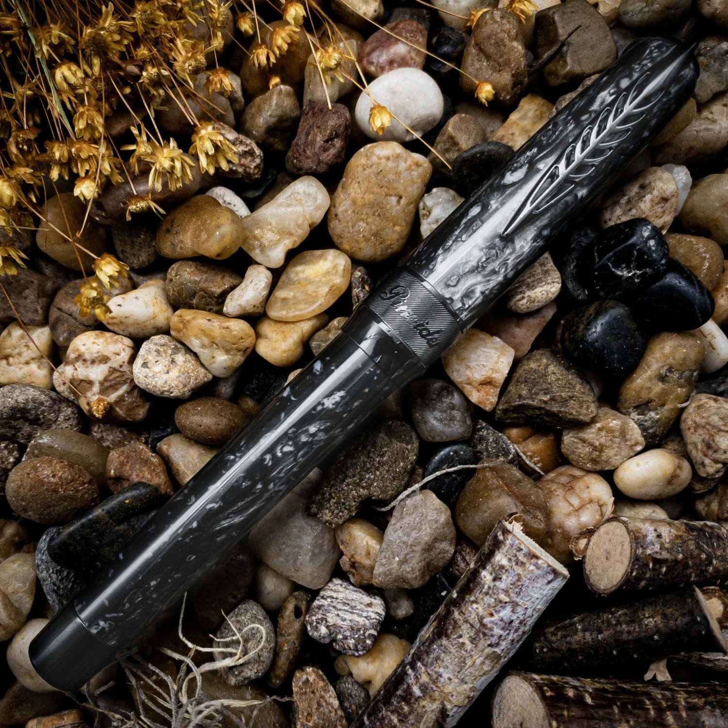 Pineider La Grande Bellezza Rocco Rollerball Pen, Grey 2 Pineider La Grande Bellezza Rocco Rollerball Pen, Grey - Image 2