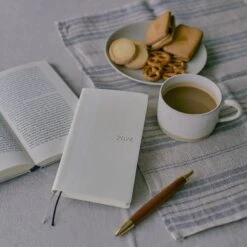 Hobonichi Weeks Japanese Edition April 2024 Start [White Line: Ivory] -Stationery Sale Shop slide 01 92