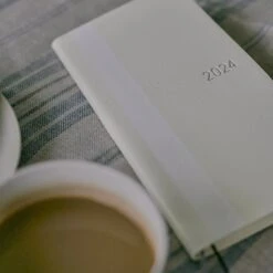 Hobonichi Weeks Japanese Edition April 2024 Start [White Line: Ivory] -Stationery Sale Shop slide 02 61